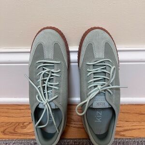 Kizik Sage Green/Grey Shoes size 7.5